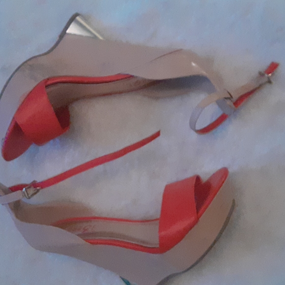 Fashionable Shoes Heels - Picture 4 of 4